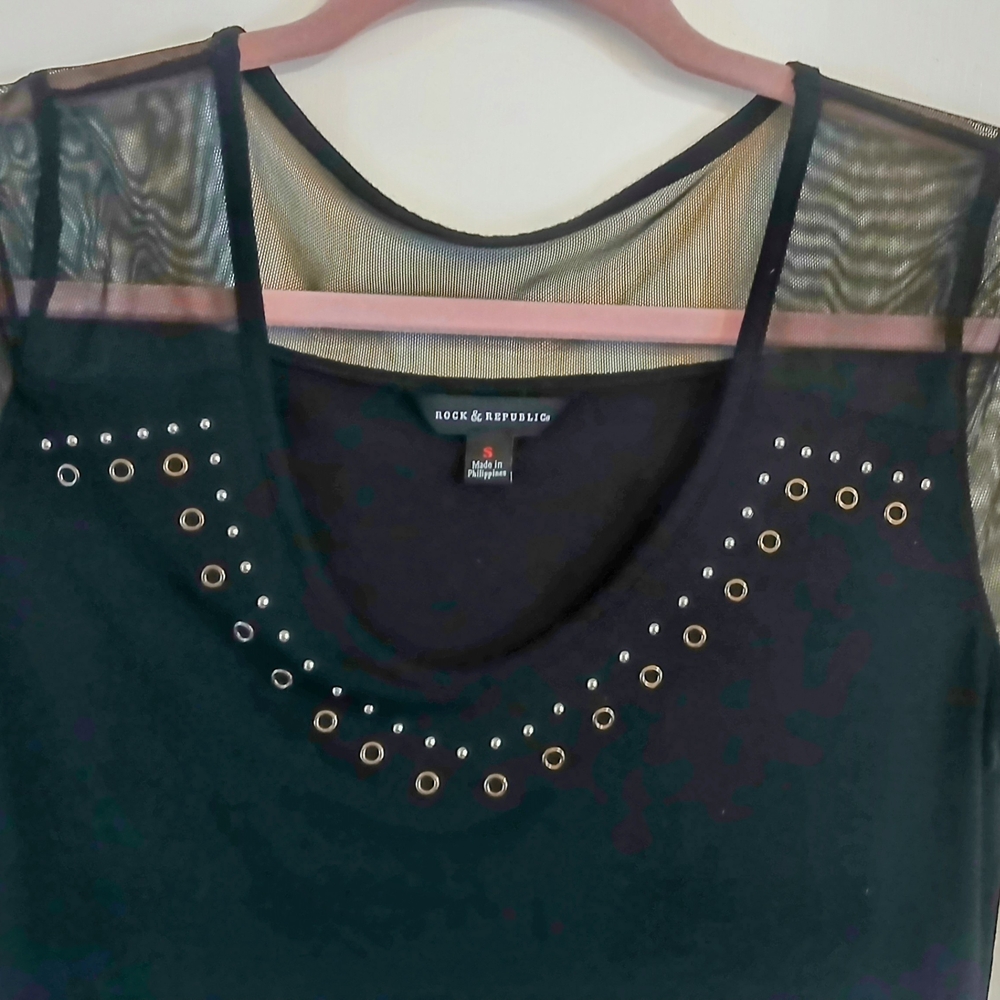 Rock & Republic Black Top with Rivets Size Small Mesh Top Short Sleeve